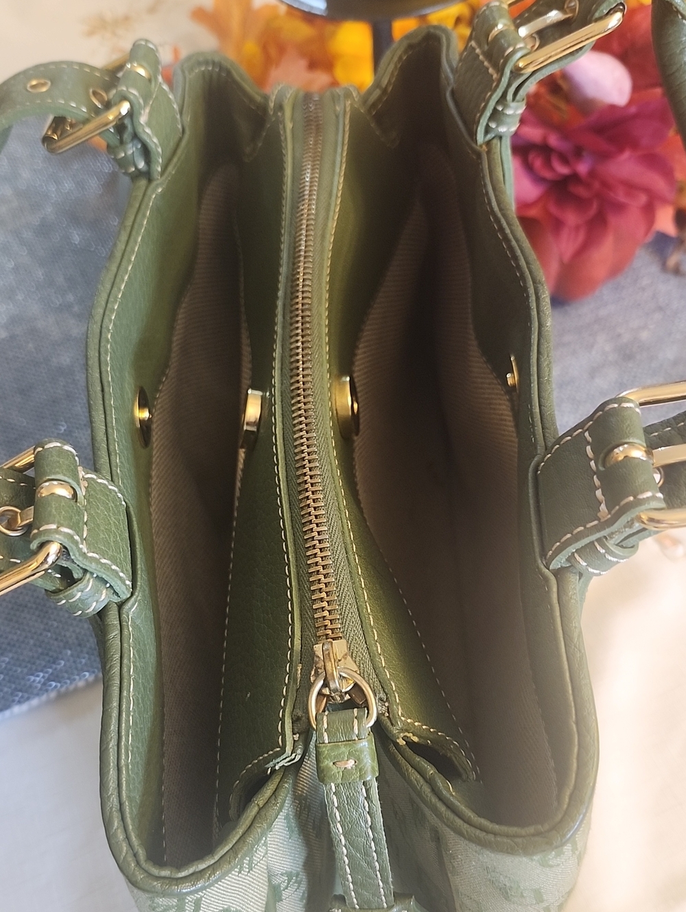 Vintage Dooney & Bourke Tote - Picture 9 of 12